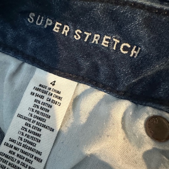 AE Distressed Jean Shorts - Picture 3 of 3